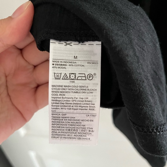 GAP Sleeveless Black Dress - Picture 5 of 5